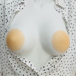 (PACK OF 2) Seamless Nude Silicone Reusable Nipple Covers (Beige)